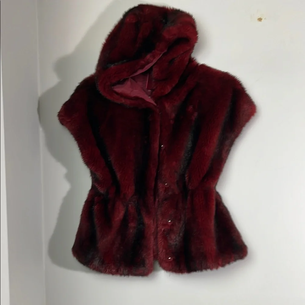 Monnalisa faux fur vest with hood burgundy